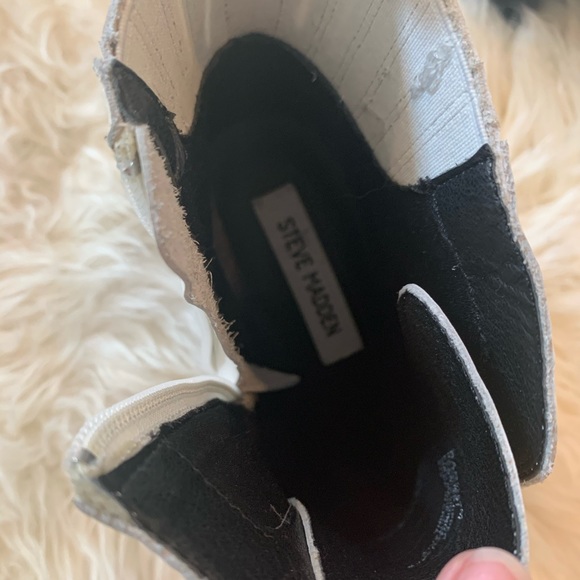 White Leather Steve Madden Booties - Picture 2 of 3